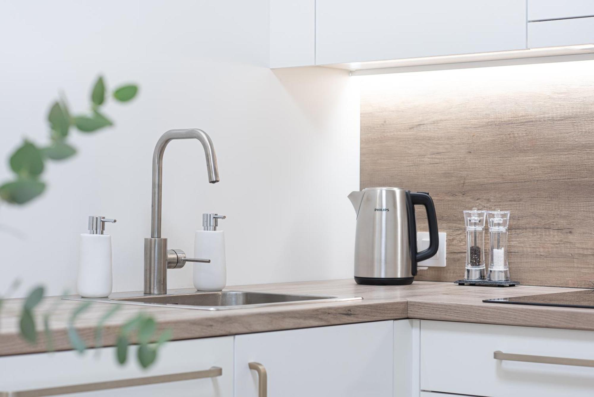 Cathedral Apartment, Perfect For Couples Vilnius Bagian luar foto
